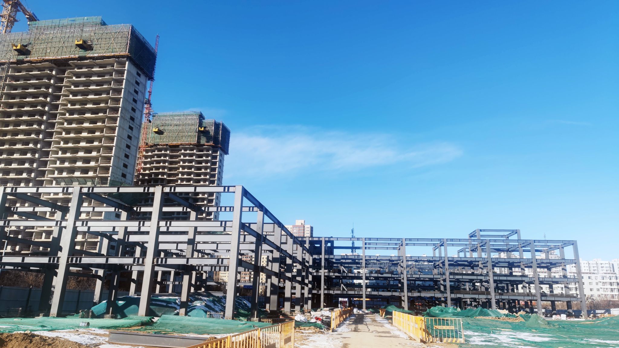 山西建投瀟河產(chǎn)業(yè)公司忻州市杏林小學(xué)項(xiàng)目鋼結(jié)構(gòu)主體順利完工