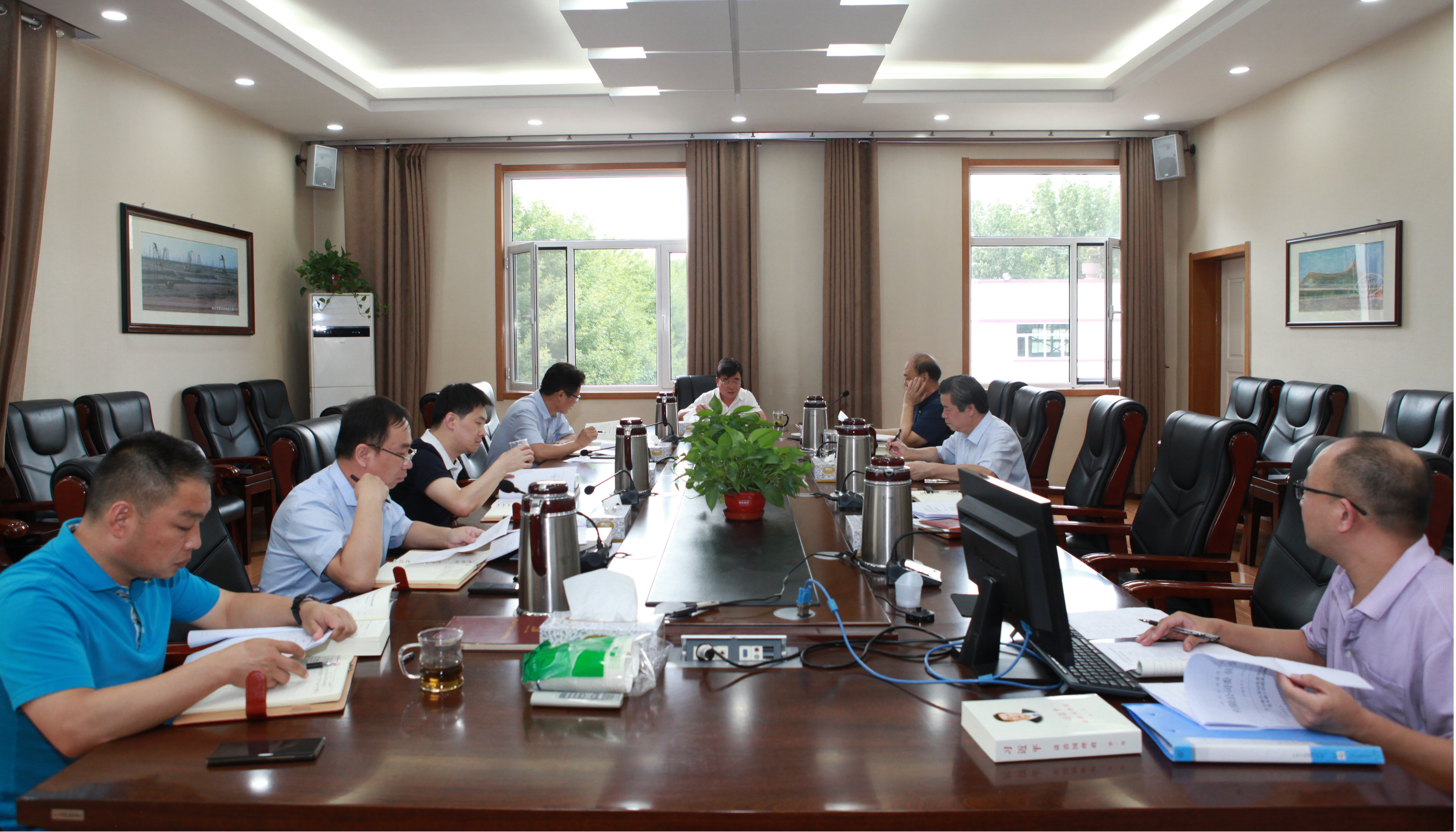 山西建投機械化集團黨委理論學(xué)習(xí)中心組集體學(xué)習(xí)《習(xí)近平談治國理政》第三卷