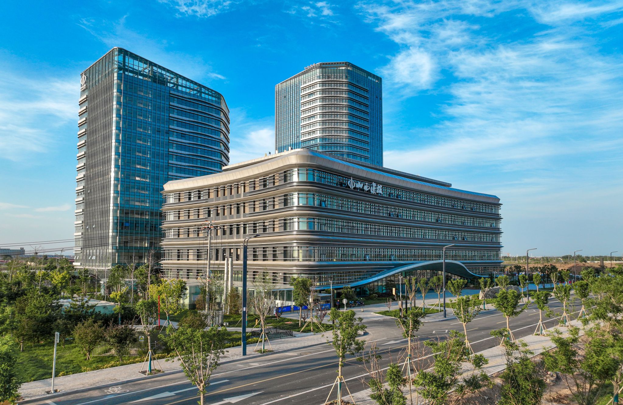 山西建投園區(qū)建發(fā)集團(tuán)投建的新源智慧建設(shè)運(yùn)行總部安裝工程 榮獲“中國(guó)安裝之星”大獎(jiǎng)