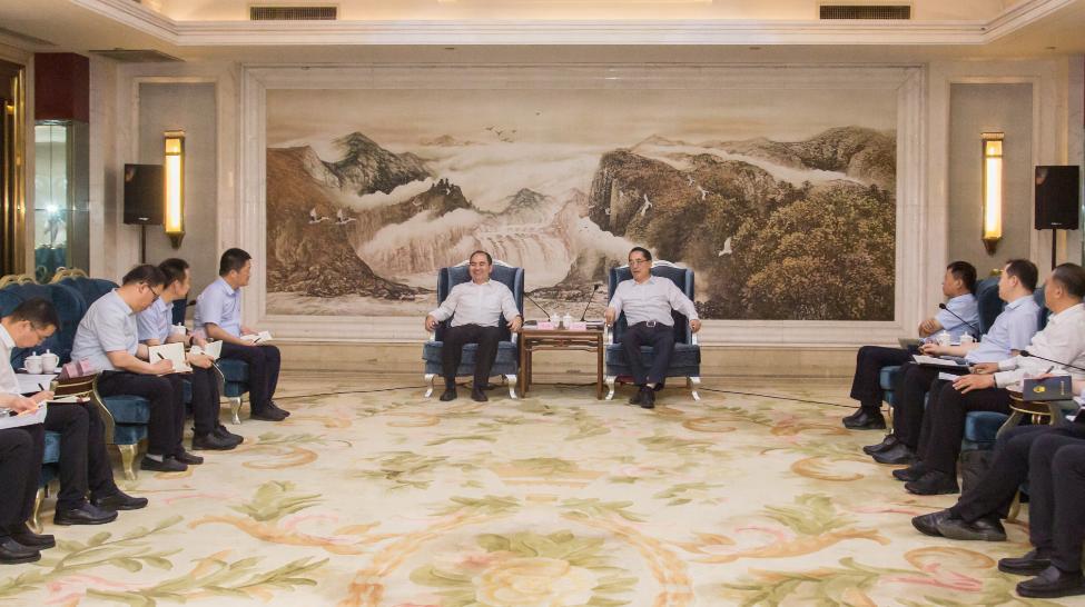 孫波與臨汾市委書記李云峰舉行工作會談