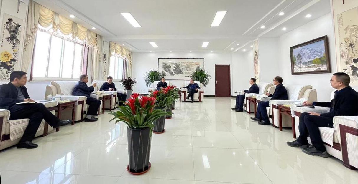 山西建投四建集團與原平市政府進行項目洽談
