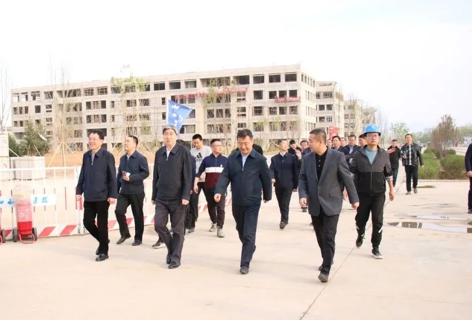 忻州市長在山西建投建工集團(tuán)忻州師院新校區(qū)搬遷項目調(diào)研