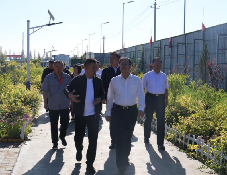 朔州市委書記在山西建投承建的朔州市一中新校區(qū)建設(shè)項(xiàng)目調(diào)研