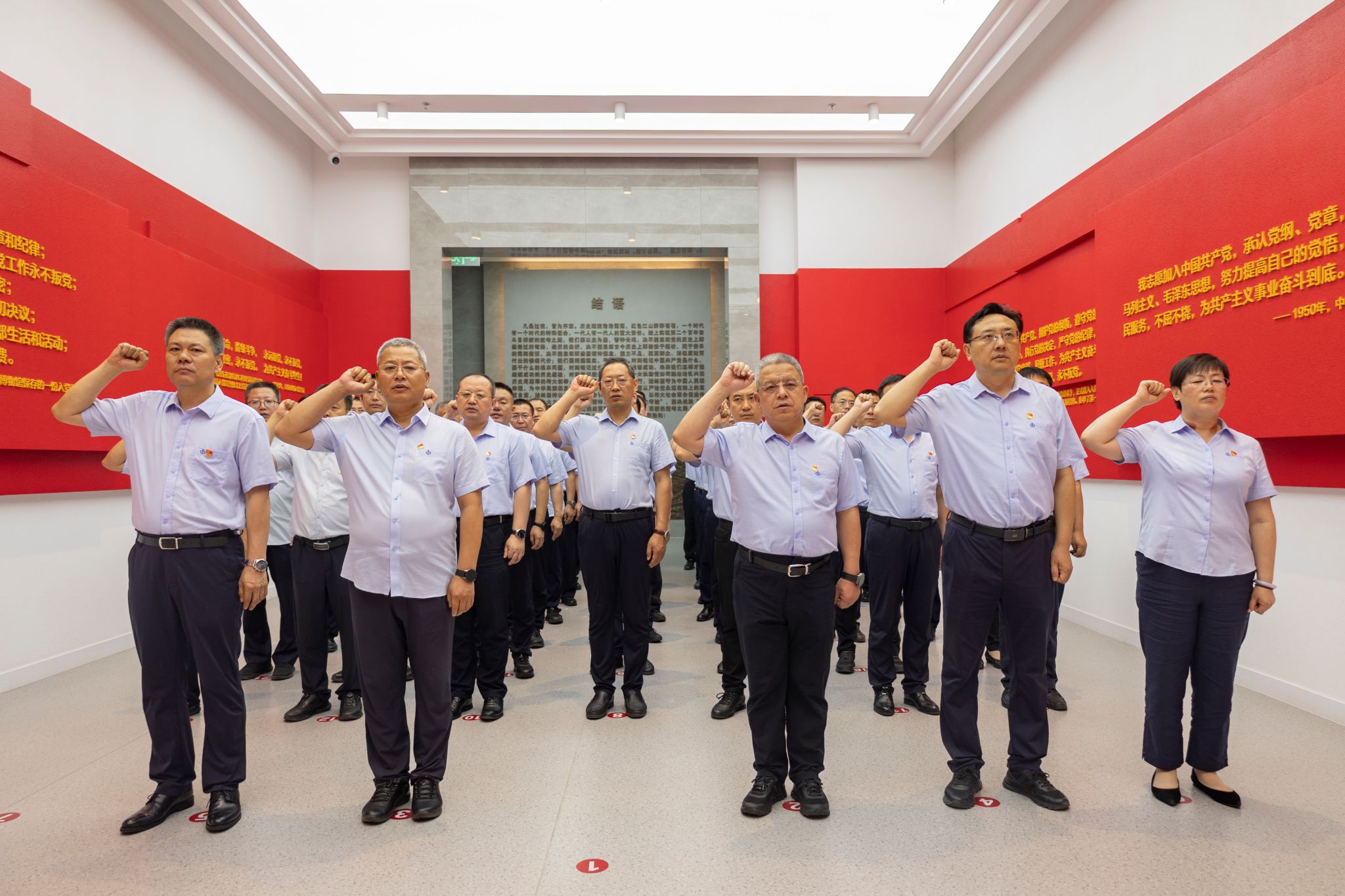 山西建投集團(tuán)黨委組織黨員領(lǐng)導(dǎo)干部赴省黨風(fēng)廉政教育基地開(kāi)展警示教育