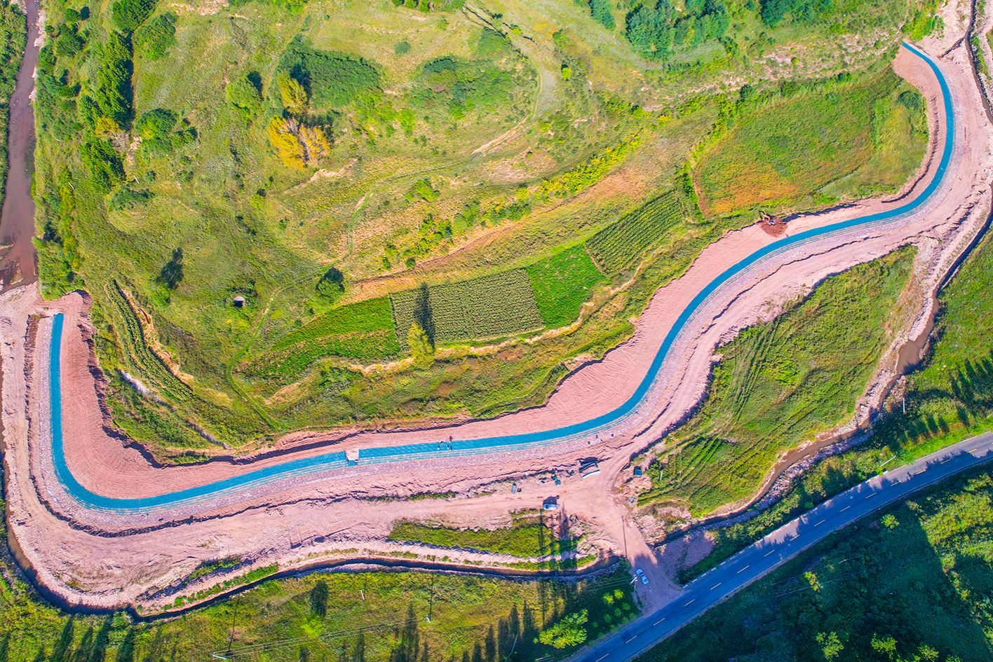 山西建投四建集團(tuán)長治市沁源縣水系連通及水美鄉(xiāng)村建設(shè)縣項(xiàng)目：以水為脈 繪就鄉(xiāng)村振興新圖景