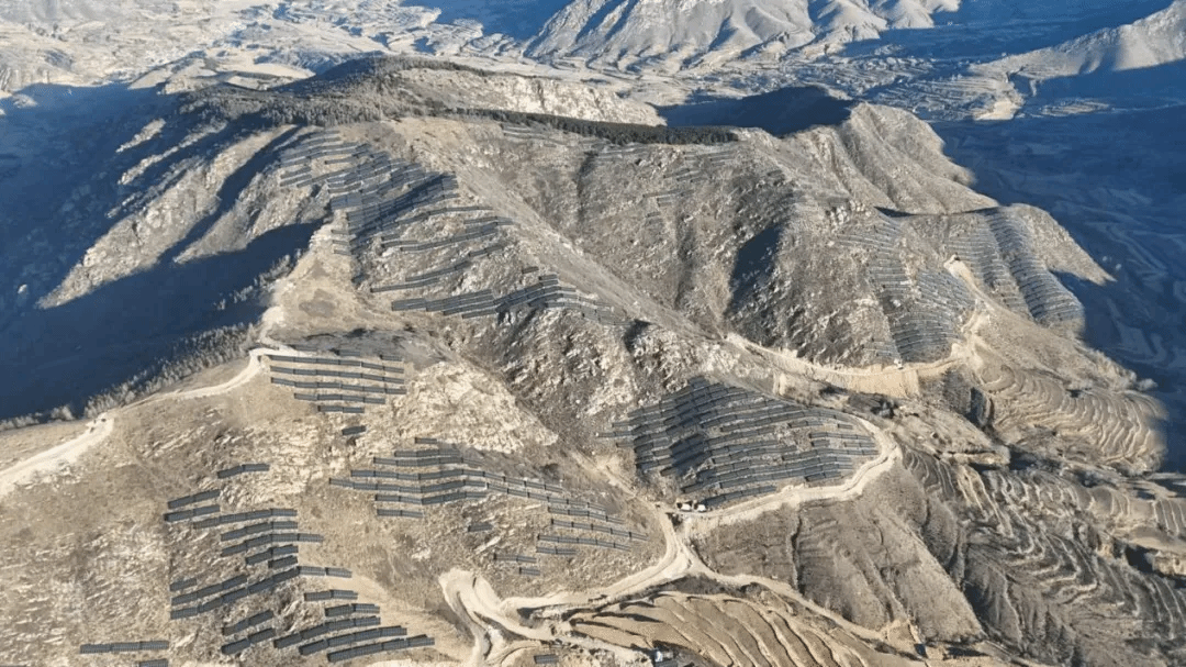 山西建投安裝集團(tuán)原平市160MW光伏項(xiàng)目全容量并網(wǎng)發(fā)電