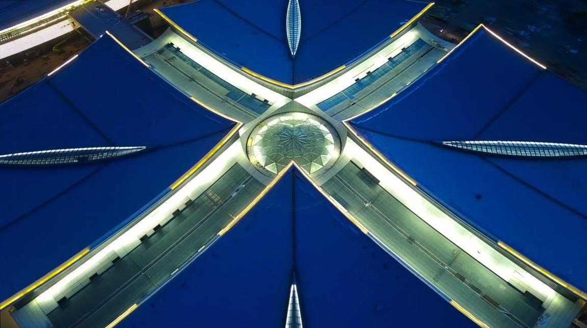 四組數(shù)字“建證”瀟河國際會展中心中間組團項目履約強音