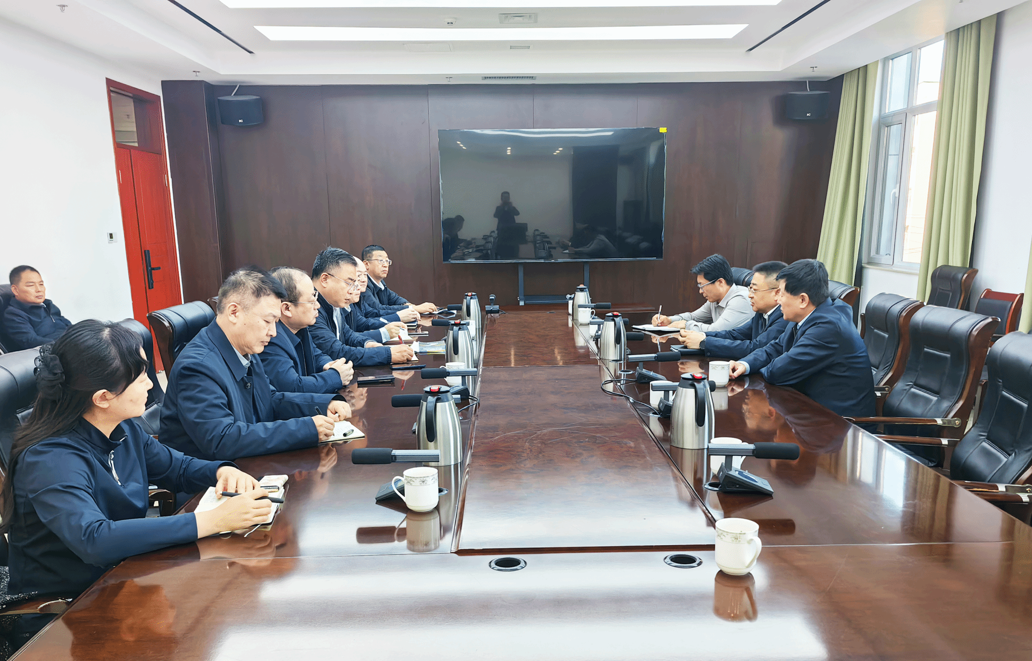 山西建投領(lǐng)導(dǎo)在新疆開(kāi)展商務(wù)洽談活動(dòng)