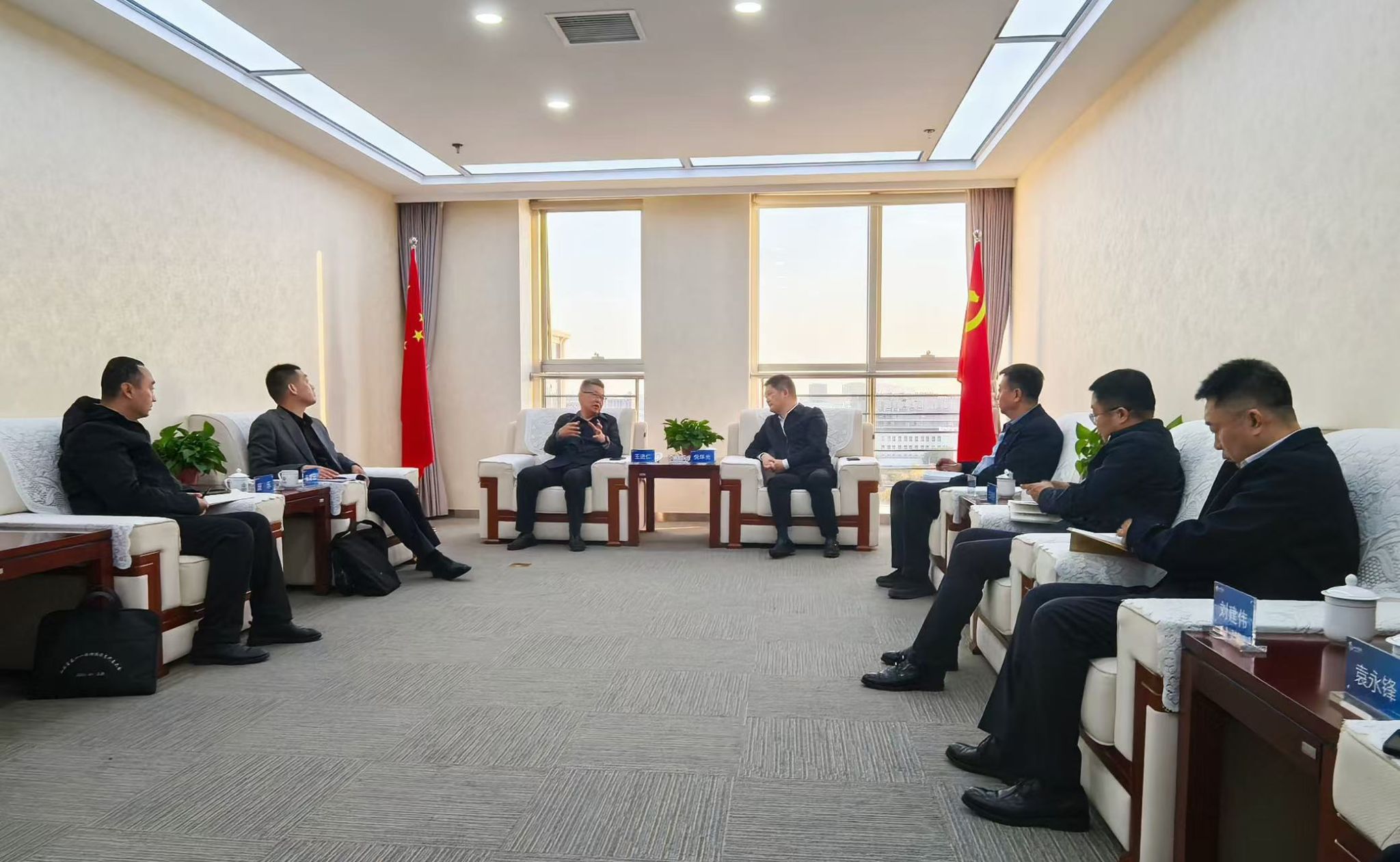 山西建投集團(tuán)與山西省僑聯(lián)舉行工作會(huì)談