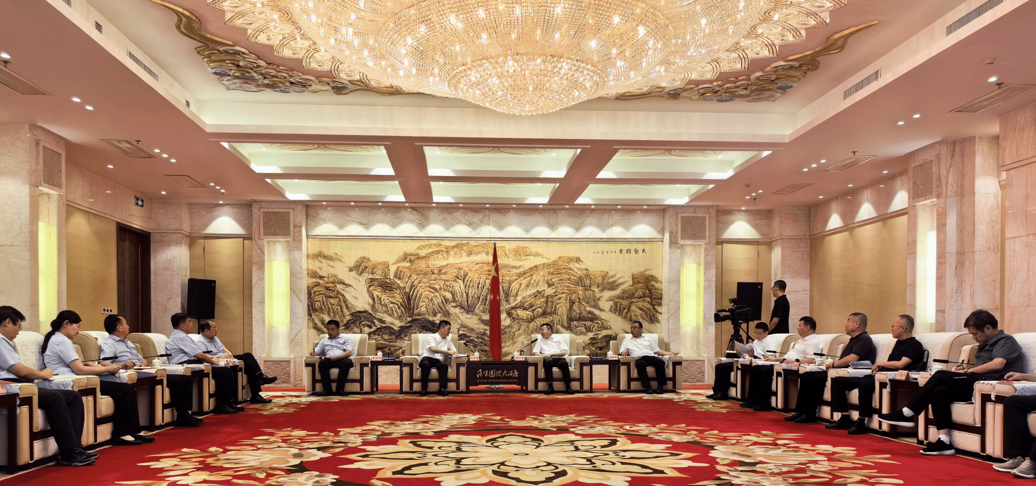 山西建投集團(tuán)與呂梁市政府舉行工作會談