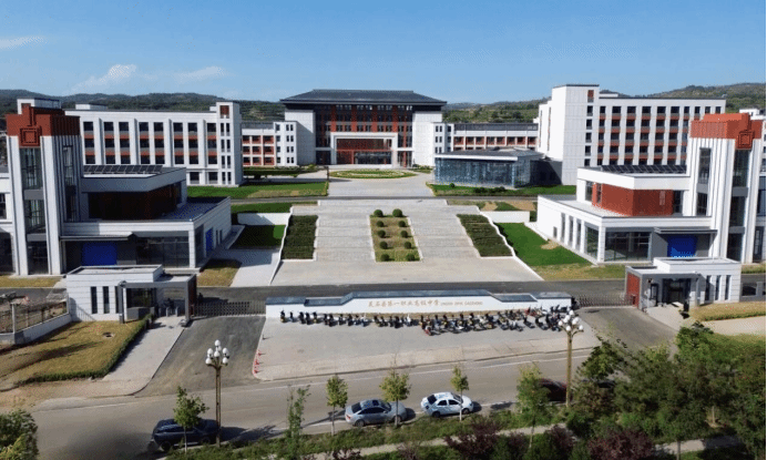 山西建投三建集團(tuán)靈石縣第一職業(yè)高級中學(xué)新建項目提前13個月交付使用